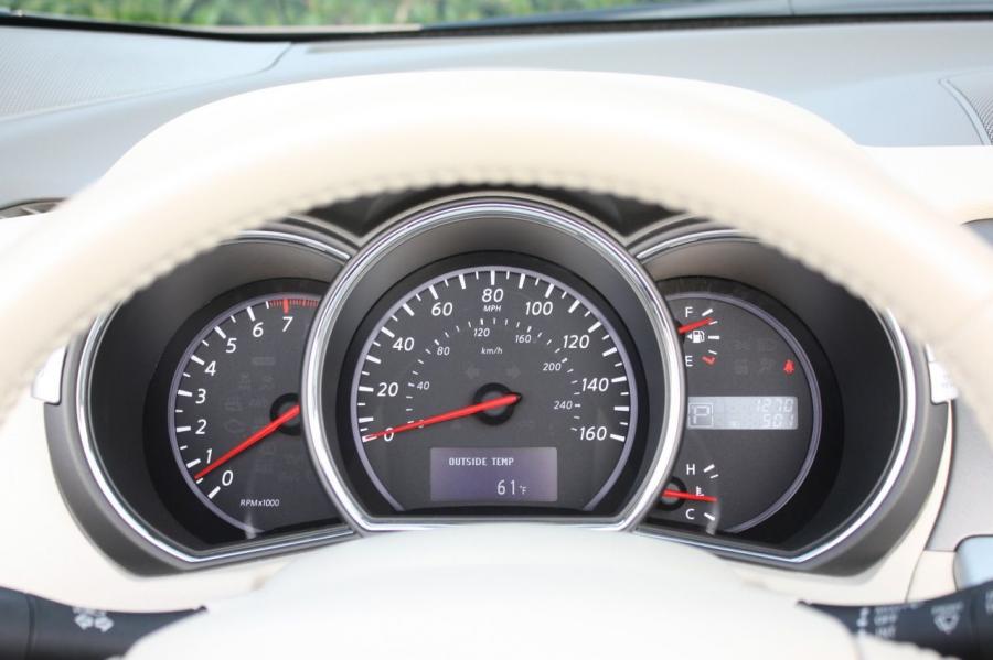  Nissan Murano CrossCabriolet 2011 года  (фото 55 из 131)